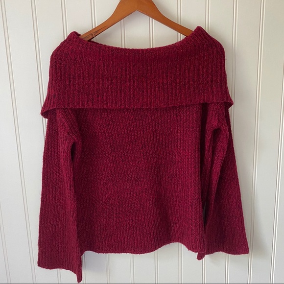 Design Lab Off the Shoulder Sweater - Picture 4 of 5